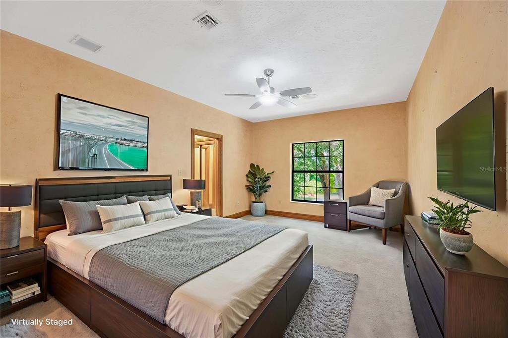 Под контрактом: $850,000 (4 спален, 3 ванн, 4819 Квадратных фут)