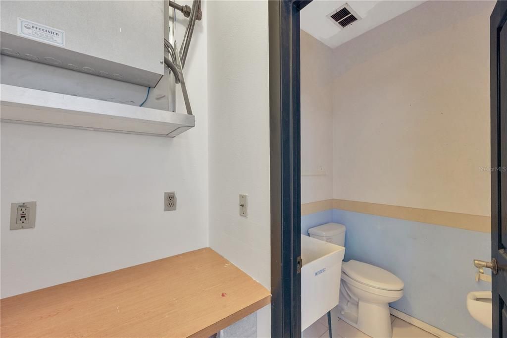 Под контрактом: $850,000 (4 спален, 3 ванн, 4819 Квадратных фут)