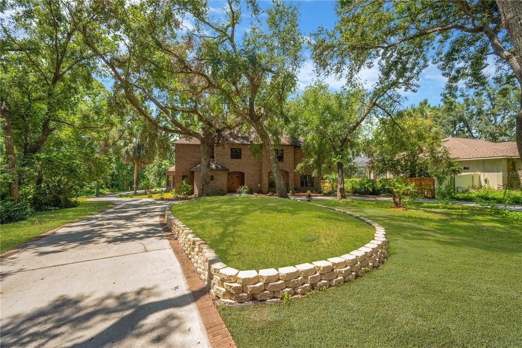 Под контрактом: $850,000 (4 спален, 3 ванн, 4819 Квадратных фут)