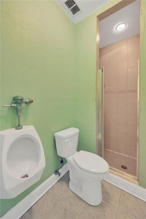 Под контрактом: $850,000 (4 спален, 3 ванн, 4819 Квадратных фут)