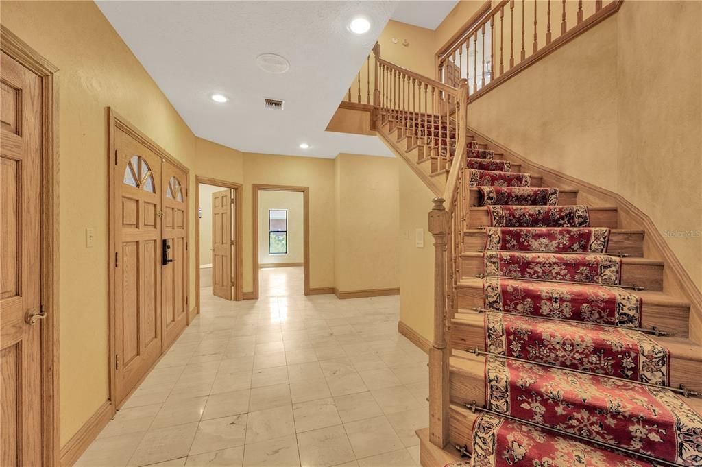 Под контрактом: $850,000 (4 спален, 3 ванн, 4819 Квадратных фут)