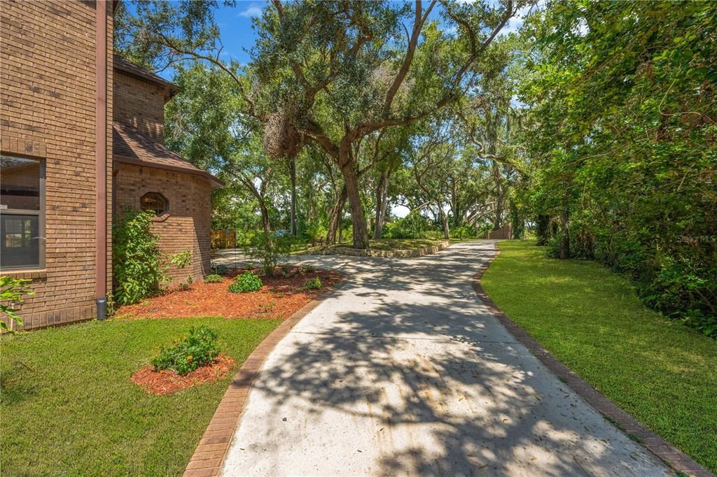 Под контрактом: $850,000 (4 спален, 3 ванн, 4819 Квадратных фут)