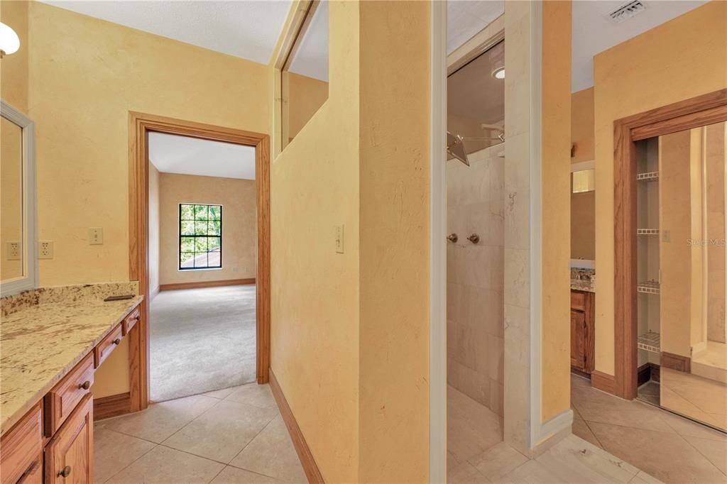 Под контрактом: $850,000 (4 спален, 3 ванн, 4819 Квадратных фут)