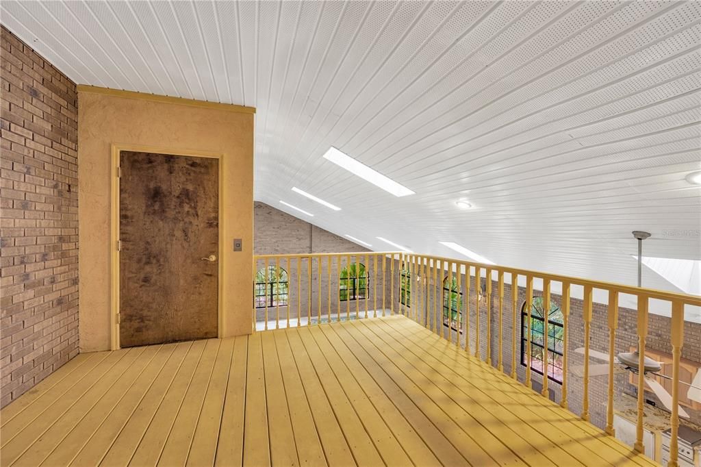 Под контрактом: $850,000 (4 спален, 3 ванн, 4819 Квадратных фут)