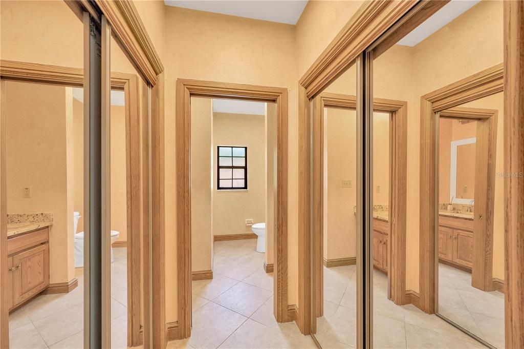 Под контрактом: $850,000 (4 спален, 3 ванн, 4819 Квадратных фут)