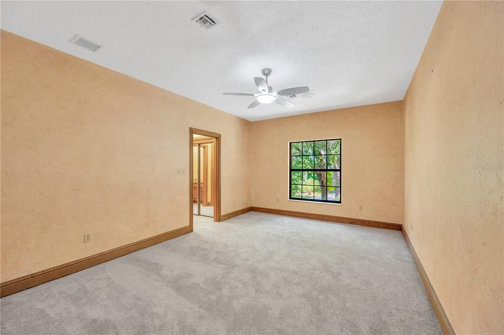 Под контрактом: $850,000 (4 спален, 3 ванн, 4819 Квадратных фут)