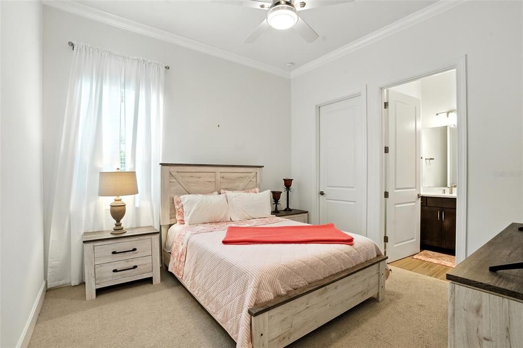 На продажу: $799,999 (3 спален, 3 ванн, 2845 Квадратных фут)