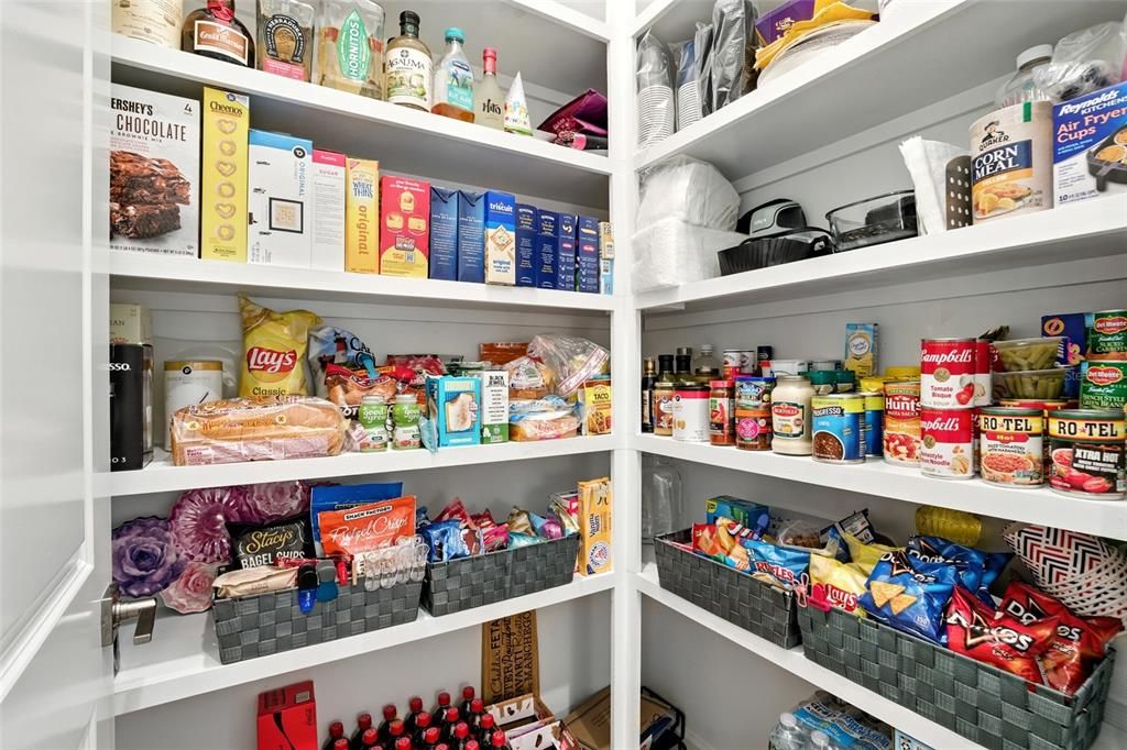 На продажу: $799,999 (3 спален, 3 ванн, 2845 Квадратных фут)