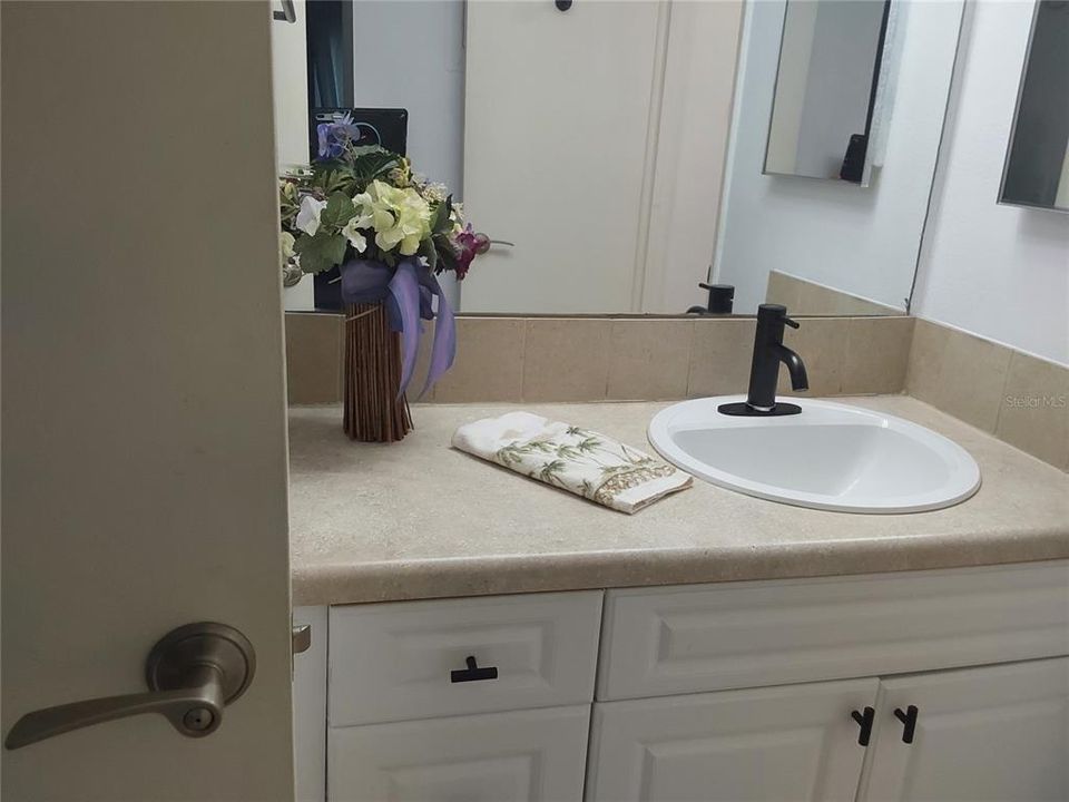 Active With Contract: $119,500 (1 beds, 1 baths, 840 Square Feet)