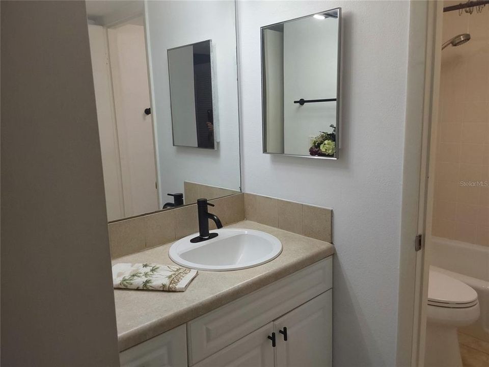 Active With Contract: $119,500 (1 beds, 1 baths, 840 Square Feet)