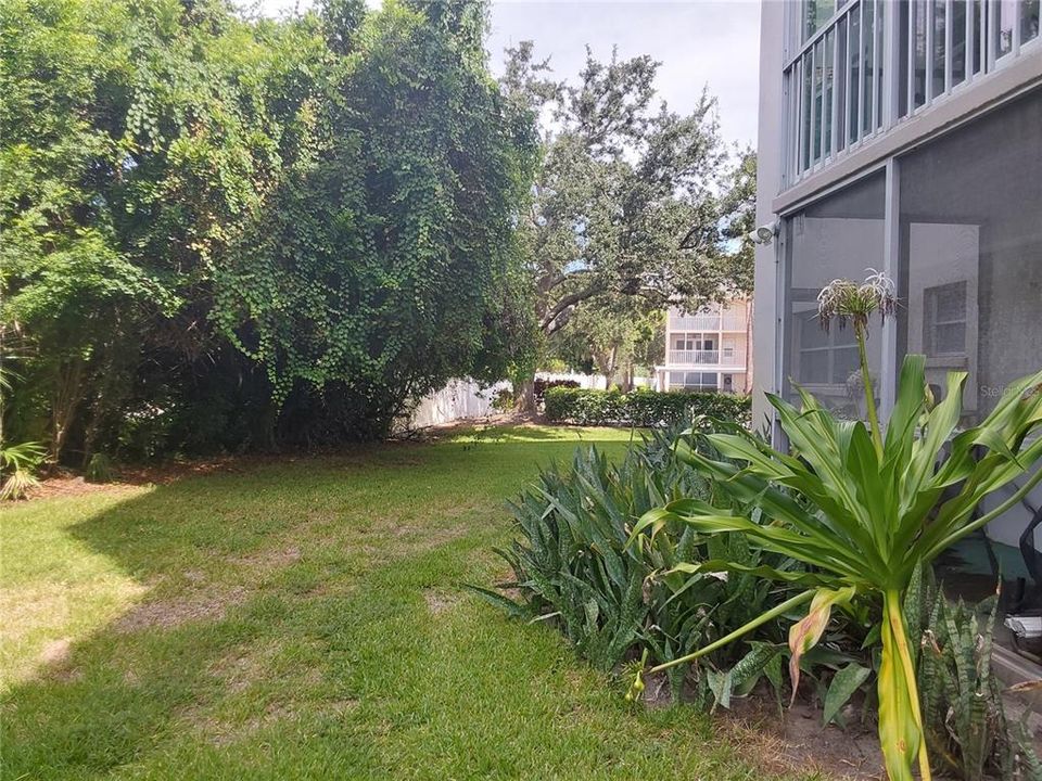 Active With Contract: $119,500 (1 beds, 1 baths, 840 Square Feet)