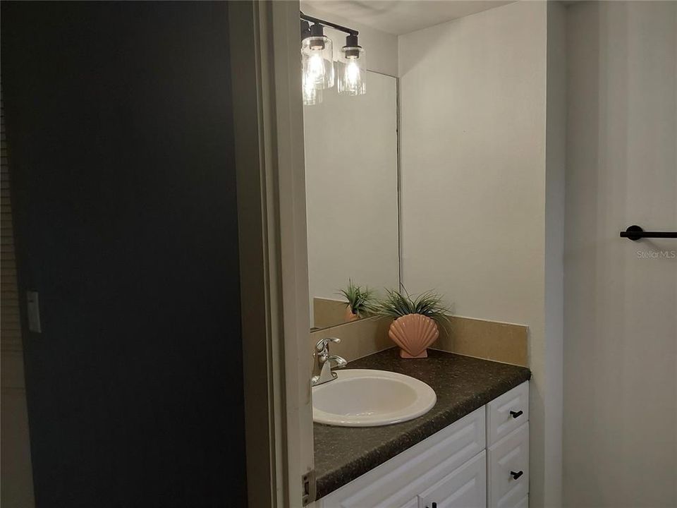 Active With Contract: $119,500 (1 beds, 1 baths, 840 Square Feet)