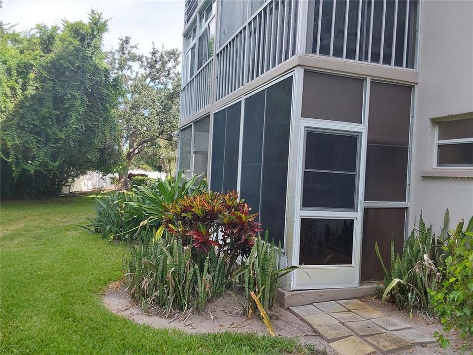 Active With Contract: $119,500 (1 beds, 1 baths, 840 Square Feet)