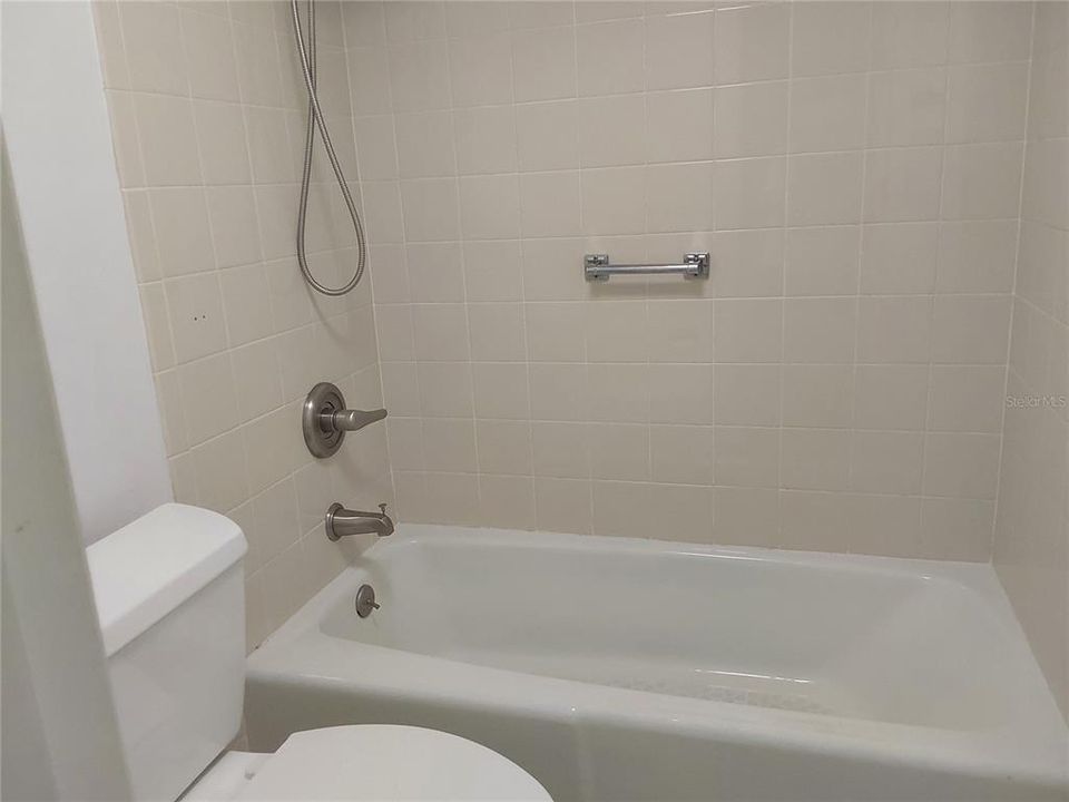 Active With Contract: $119,500 (1 beds, 1 baths, 840 Square Feet)