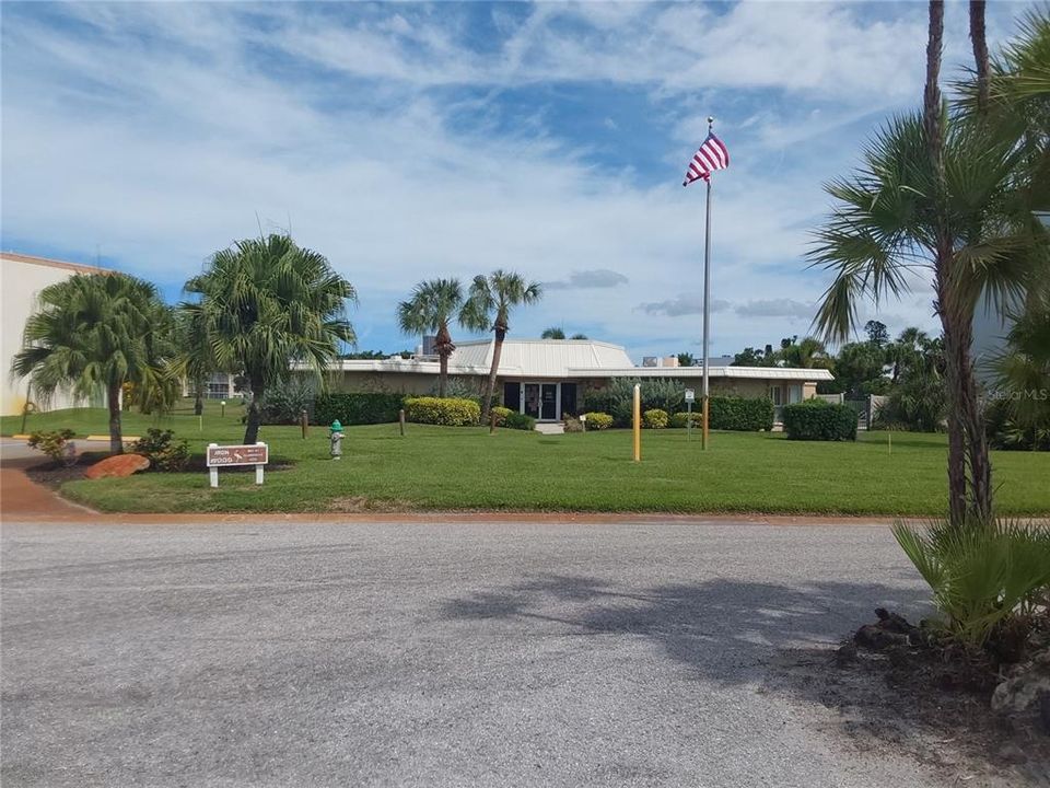 Active With Contract: $119,500 (1 beds, 1 baths, 840 Square Feet)