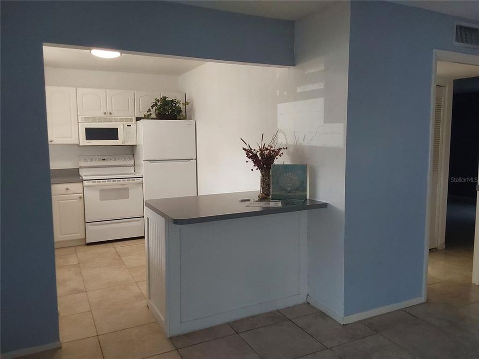 Active With Contract: $119,500 (1 beds, 1 baths, 840 Square Feet)