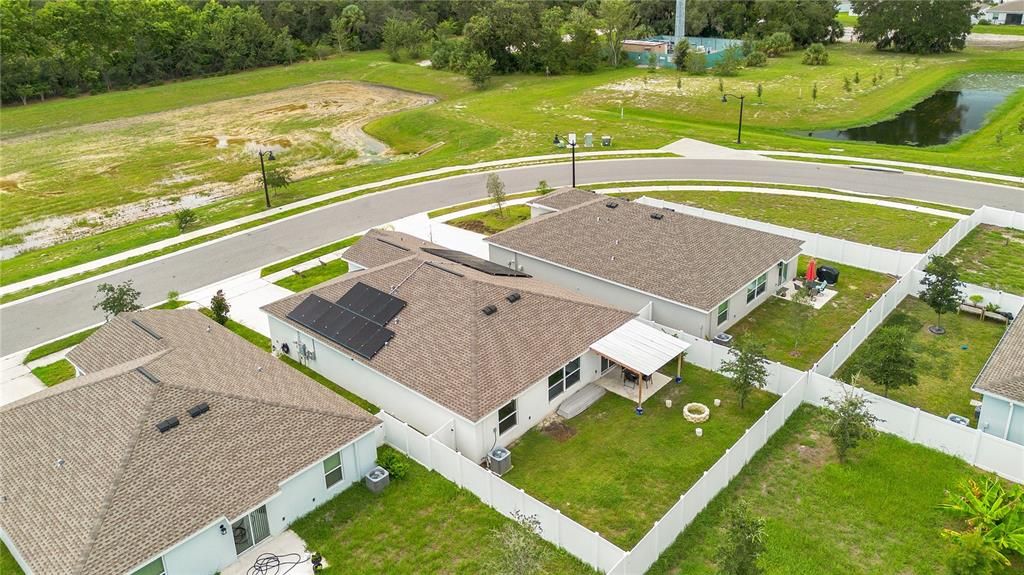 En Venta: $364,900 (4 camas, 2 baños, 1950 Pies cuadrados)