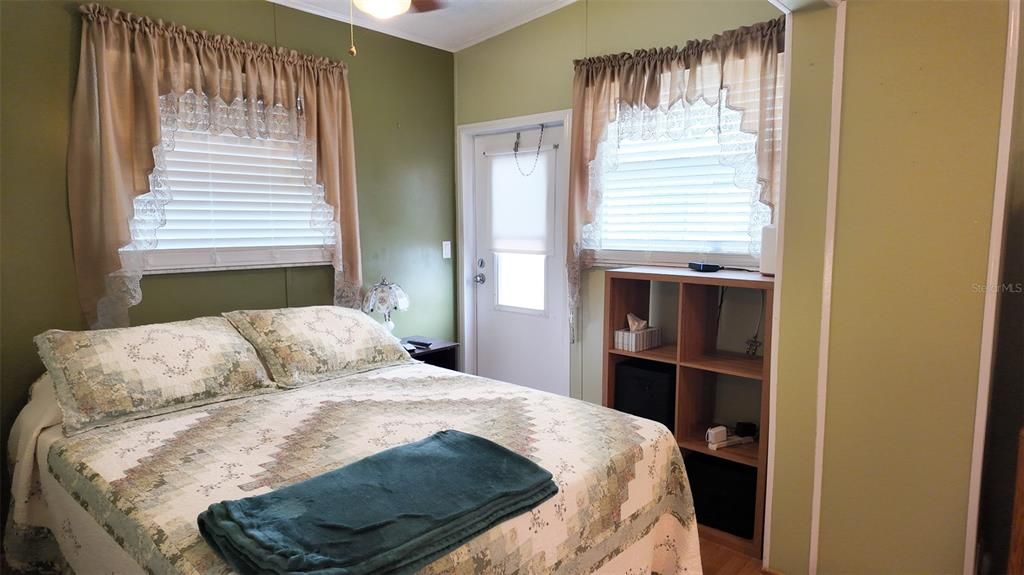 На продажу: $141,900 (1 спален, 1 ванн, 678 Квадратных фут)