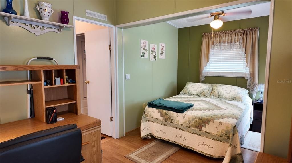 На продажу: $141,900 (1 спален, 1 ванн, 678 Квадратных фут)