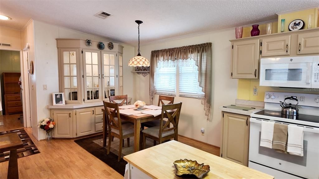 На продажу: $141,900 (1 спален, 1 ванн, 678 Квадратных фут)