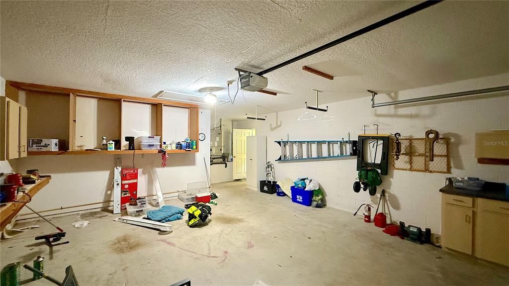 Activo con contrato: $309,000 (3 camas, 2 baños, 1807 Pies cuadrados)