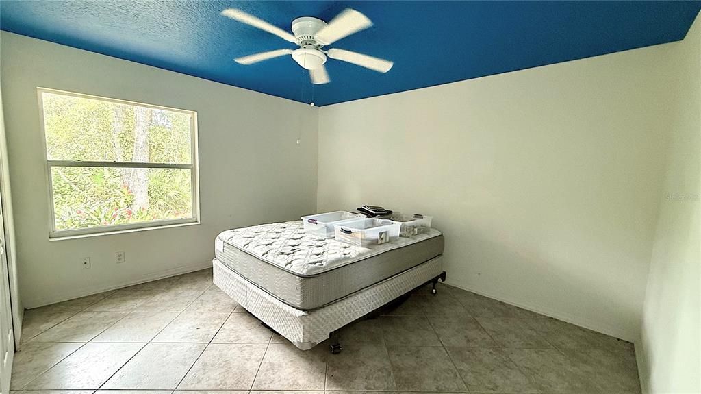 Activo con contrato: $309,000 (3 camas, 2 baños, 1807 Pies cuadrados)