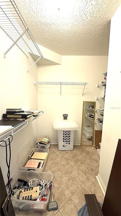 Activo con contrato: $309,000 (3 camas, 2 baños, 1807 Pies cuadrados)