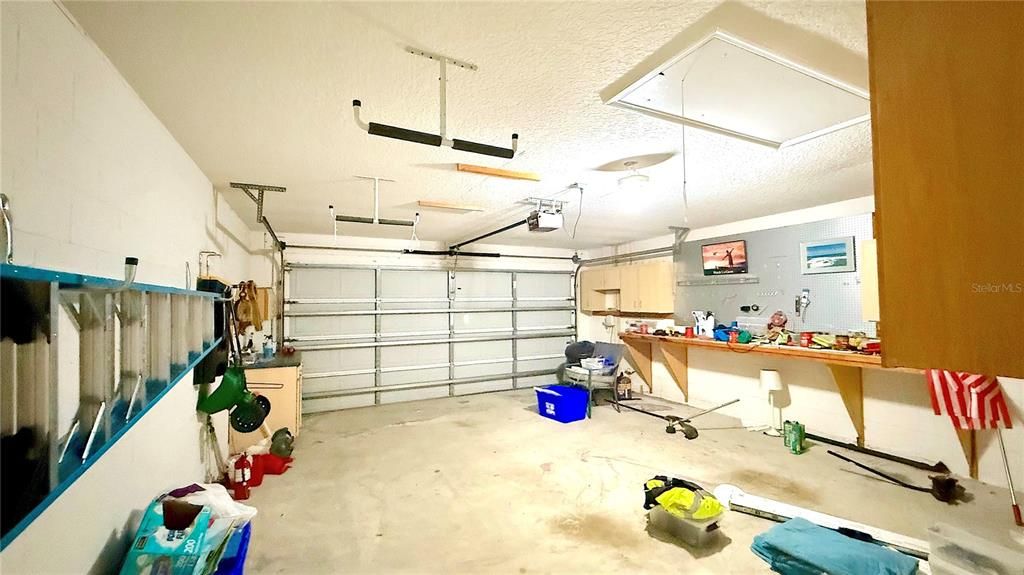 Activo con contrato: $309,000 (3 camas, 2 baños, 1807 Pies cuadrados)