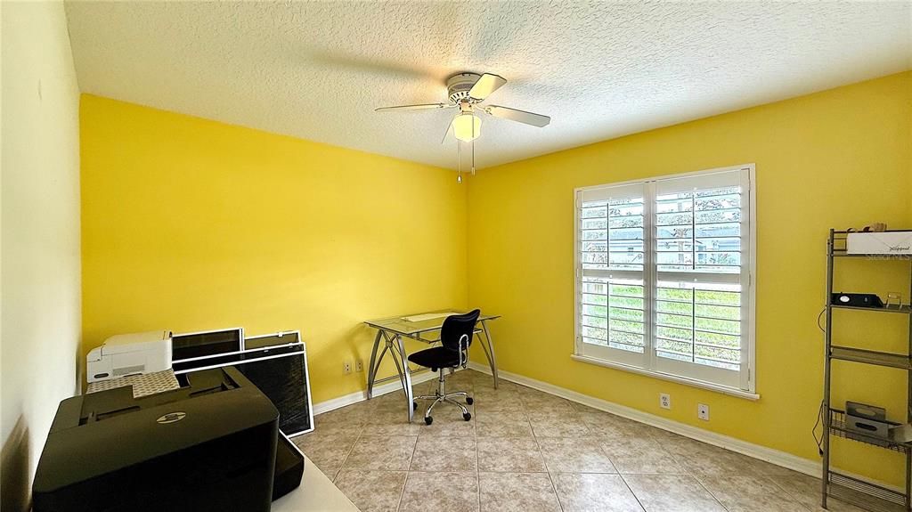 Activo con contrato: $309,000 (3 camas, 2 baños, 1807 Pies cuadrados)