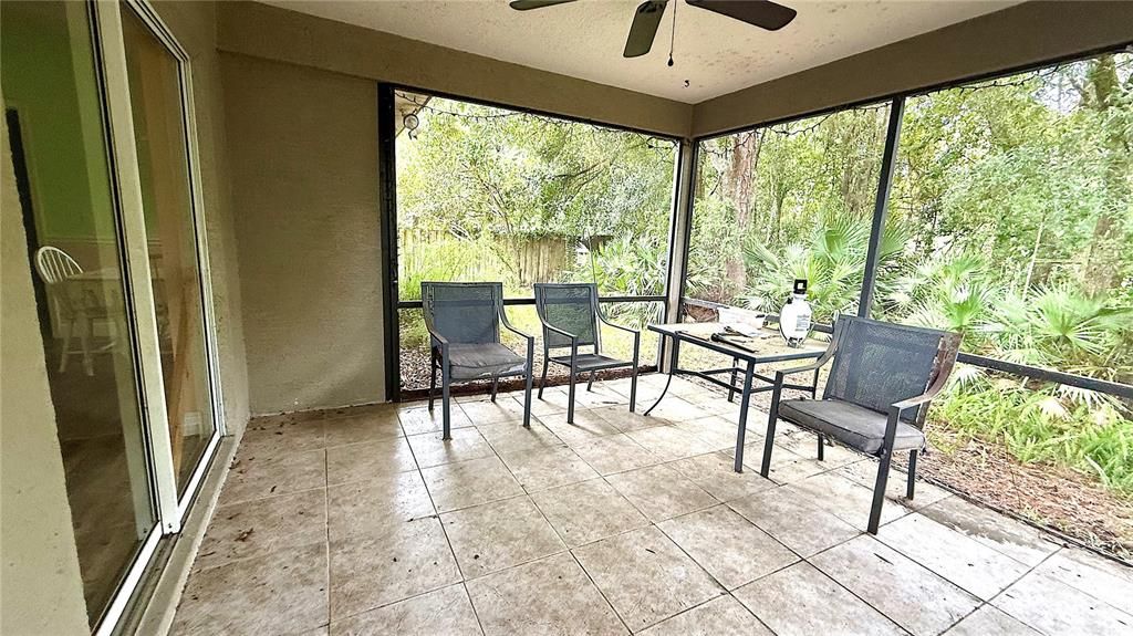 Activo con contrato: $309,000 (3 camas, 2 baños, 1807 Pies cuadrados)