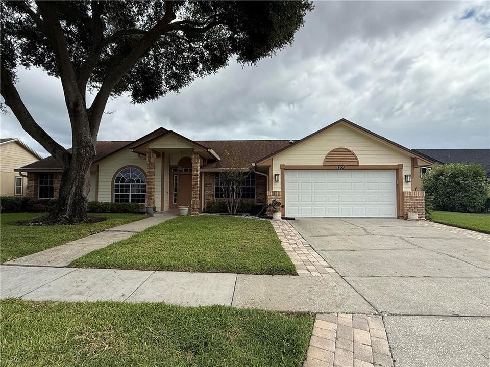 Recently Sold: $485,000 (4 beds, 2 baths, 2275 Square Feet)