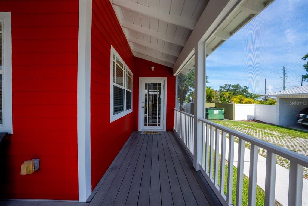 Под контрактом: $199,000 (1 спален, 2 ванн, 1090 Квадратных фут)