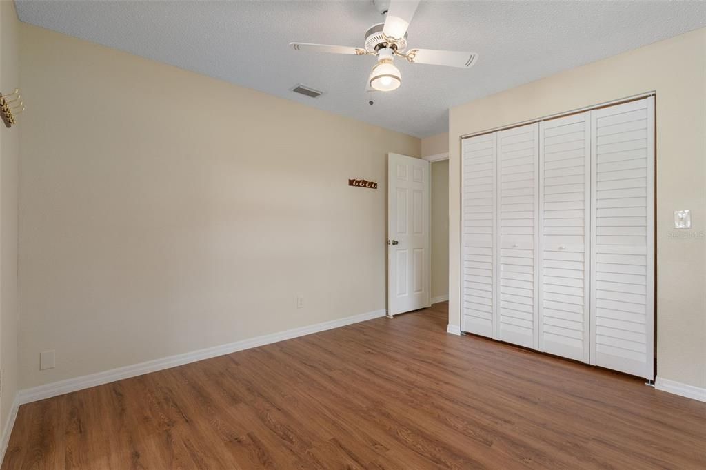 待售: $320,000 (3 贝兹, 2 浴室, 2045 平方英尺)