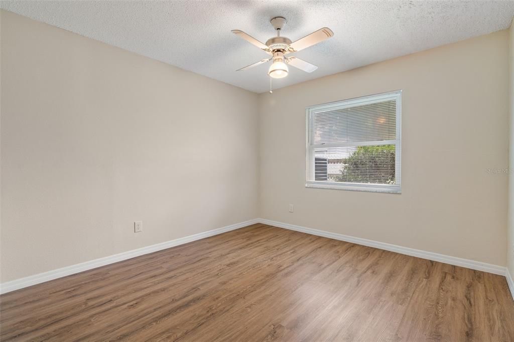 待售: $320,000 (3 贝兹, 2 浴室, 2045 平方英尺)