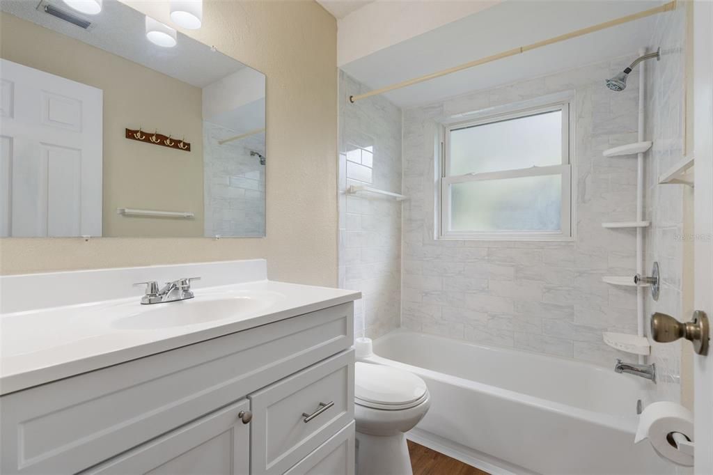 待售: $320,000 (3 贝兹, 2 浴室, 2045 平方英尺)