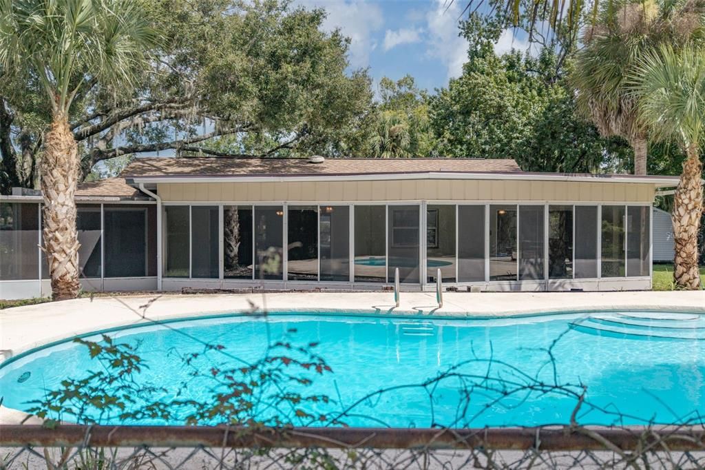 待售: $320,000 (3 贝兹, 2 浴室, 2045 平方英尺)