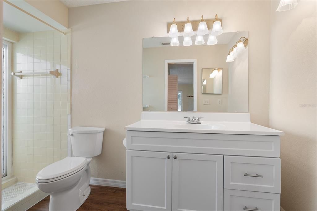 待售: $320,000 (3 贝兹, 2 浴室, 2045 平方英尺)