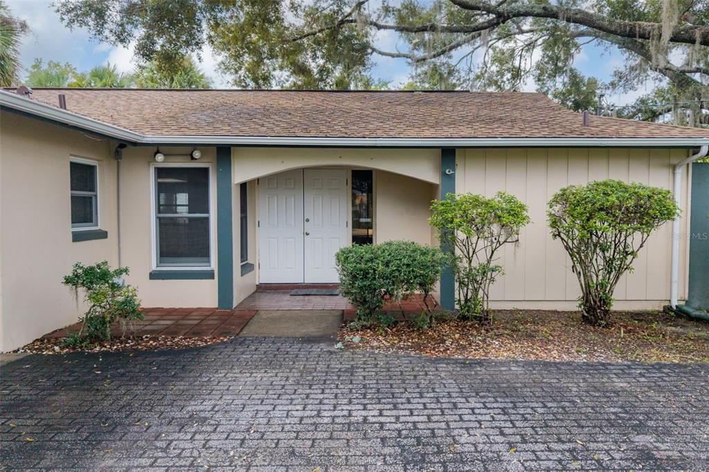 待售: $320,000 (3 贝兹, 2 浴室, 2045 平方英尺)