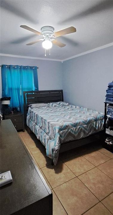 Active With Contract: $320,000 (4 beds, 1 baths, 1276 Square Feet)