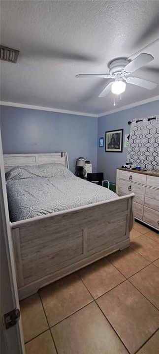 Active With Contract: $320,000 (4 beds, 1 baths, 1276 Square Feet)