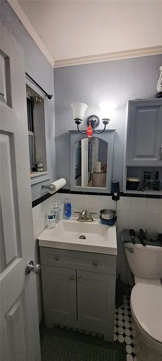 Active With Contract: $320,000 (4 beds, 1 baths, 1276 Square Feet)