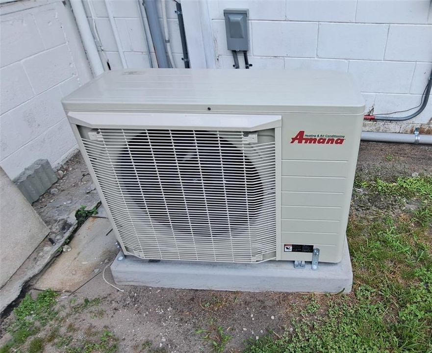 Active With Contract: $320,000 (4 beds, 1 baths, 1276 Square Feet)