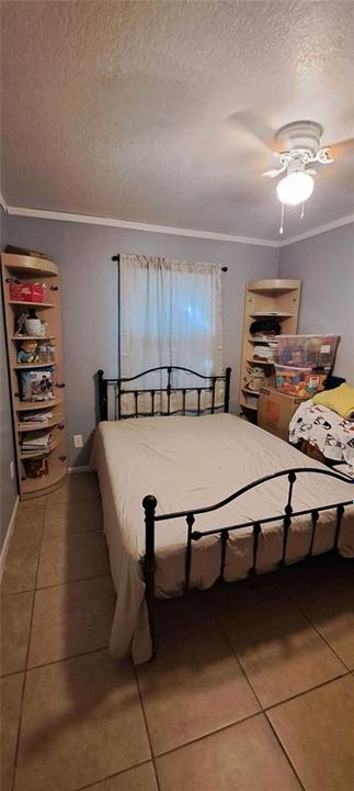 Active With Contract: $320,000 (4 beds, 1 baths, 1276 Square Feet)