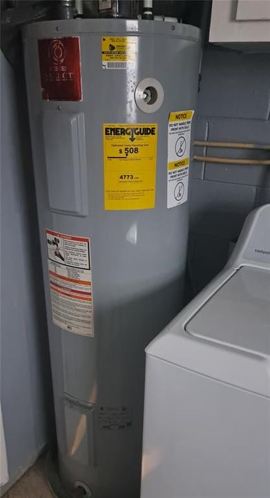 Active With Contract: $320,000 (4 beds, 1 baths, 1276 Square Feet)