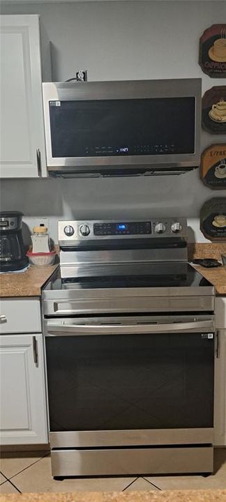 Active With Contract: $320,000 (4 beds, 1 baths, 1276 Square Feet)