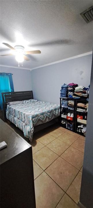 Active With Contract: $320,000 (4 beds, 1 baths, 1276 Square Feet)