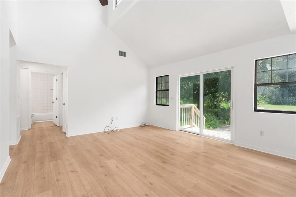 For Sale: $375,000 (3 beds, 2 baths, 2105 Square Feet)