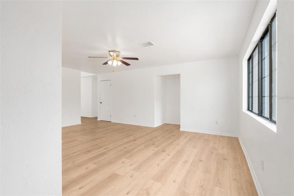 For Sale: $375,000 (3 beds, 2 baths, 2105 Square Feet)