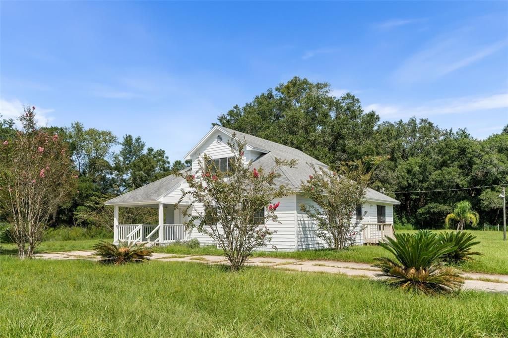 For Sale: $375,000 (3 beds, 2 baths, 2105 Square Feet)