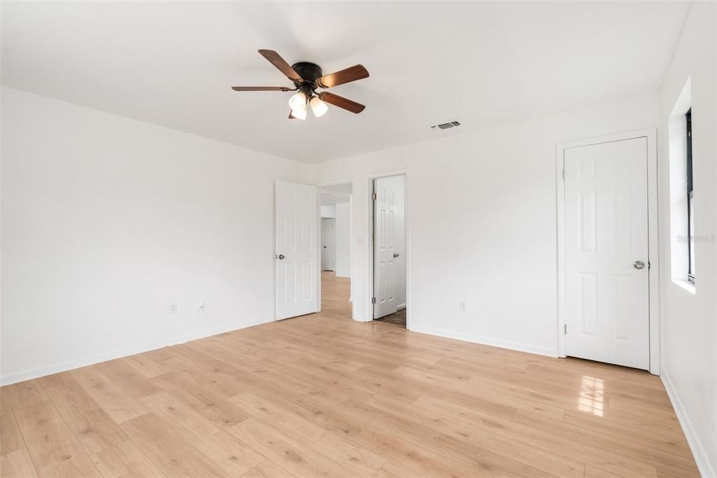 For Sale: $375,000 (3 beds, 2 baths, 2105 Square Feet)